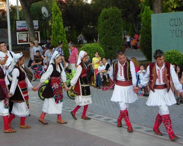 MAKEDONYA HALK OYUNLARI 